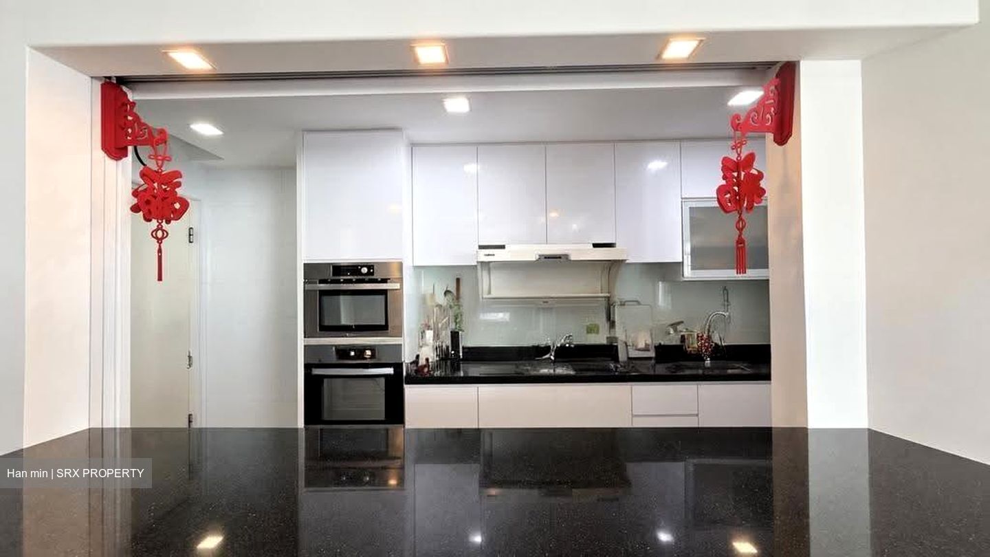 Compass Heights (D19), Apartment #629330141